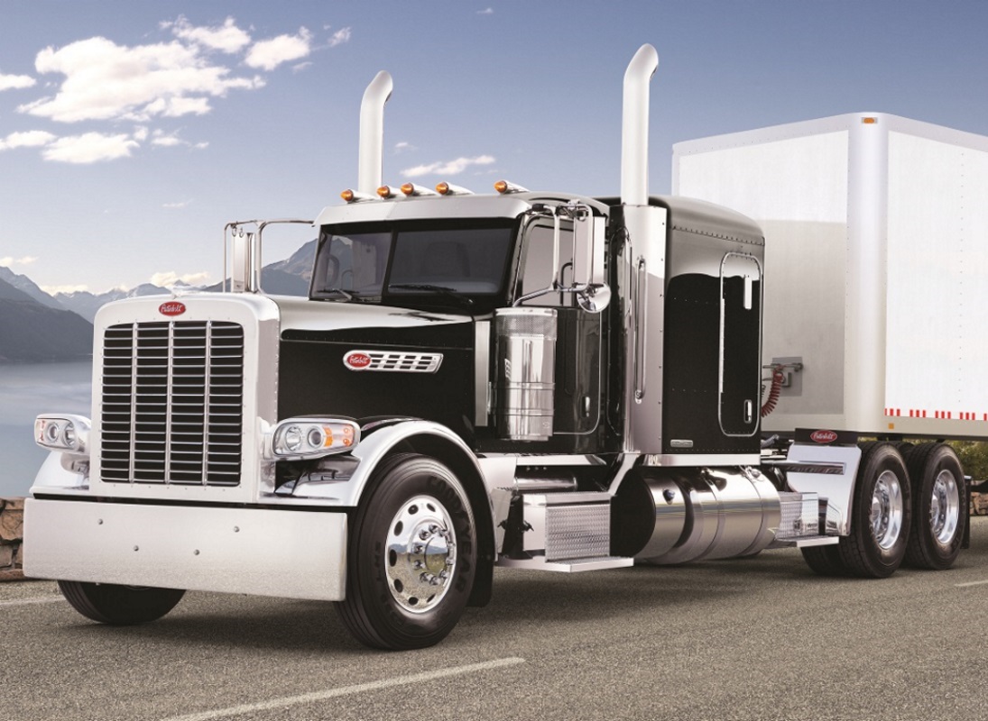 Peterbilt transport photo